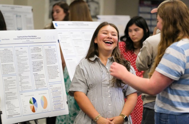 Student presents research poster at HDFS event
