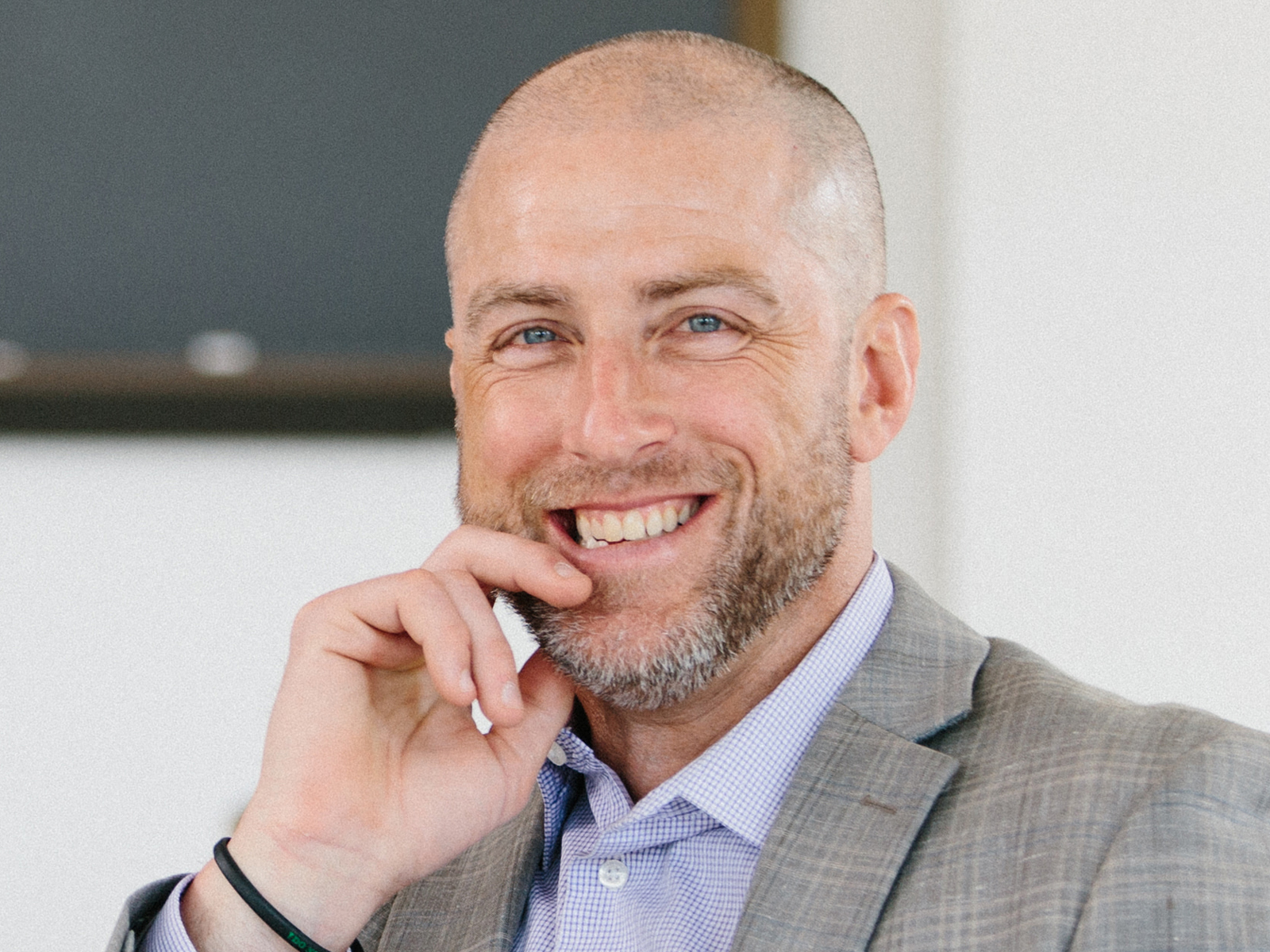 Patrick Akos directory image