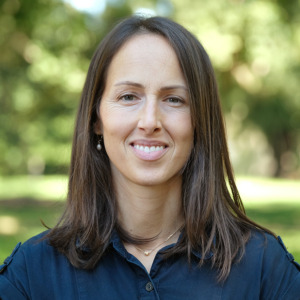 Portrait of Kathryn Habib on the UNC-Chapel Hill campus