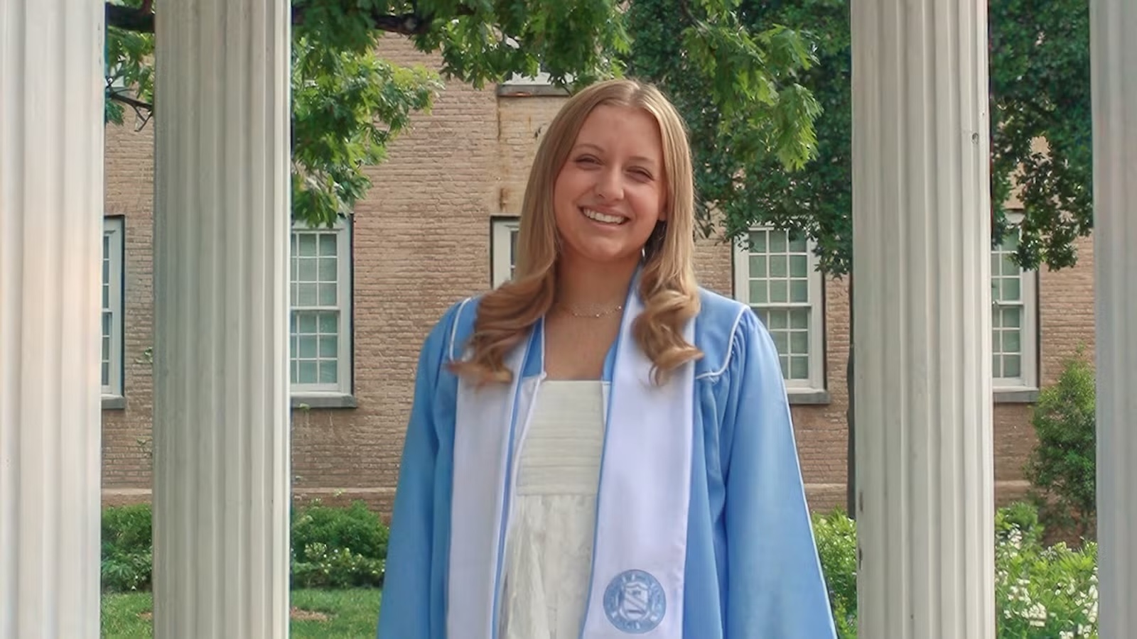 Portrait image of Kelly Mills